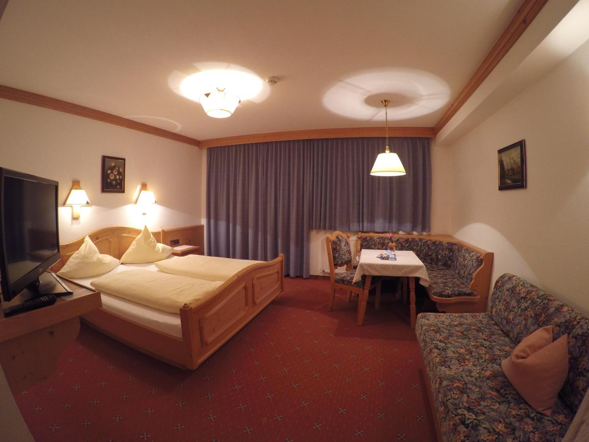 Gaestehaus Alpenland Tux Pokoj fotografie
